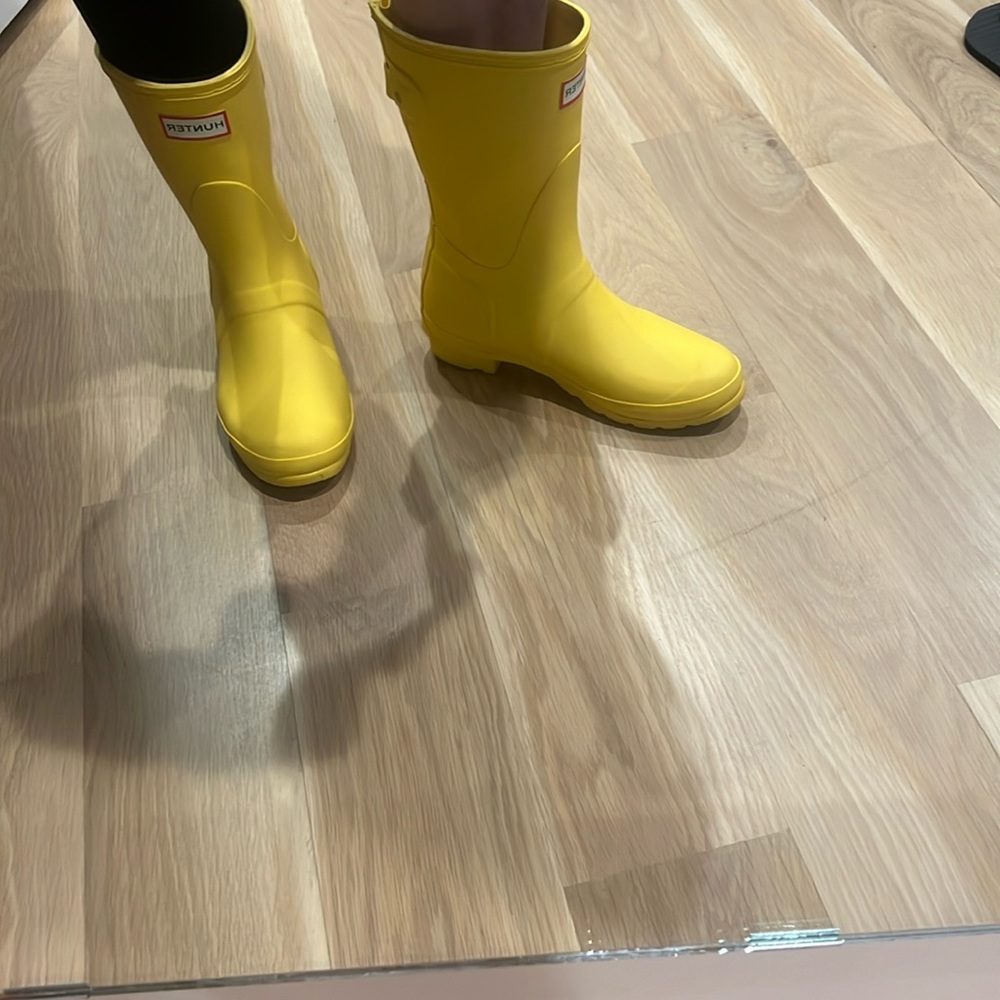Hunter rain boots. Size 7.